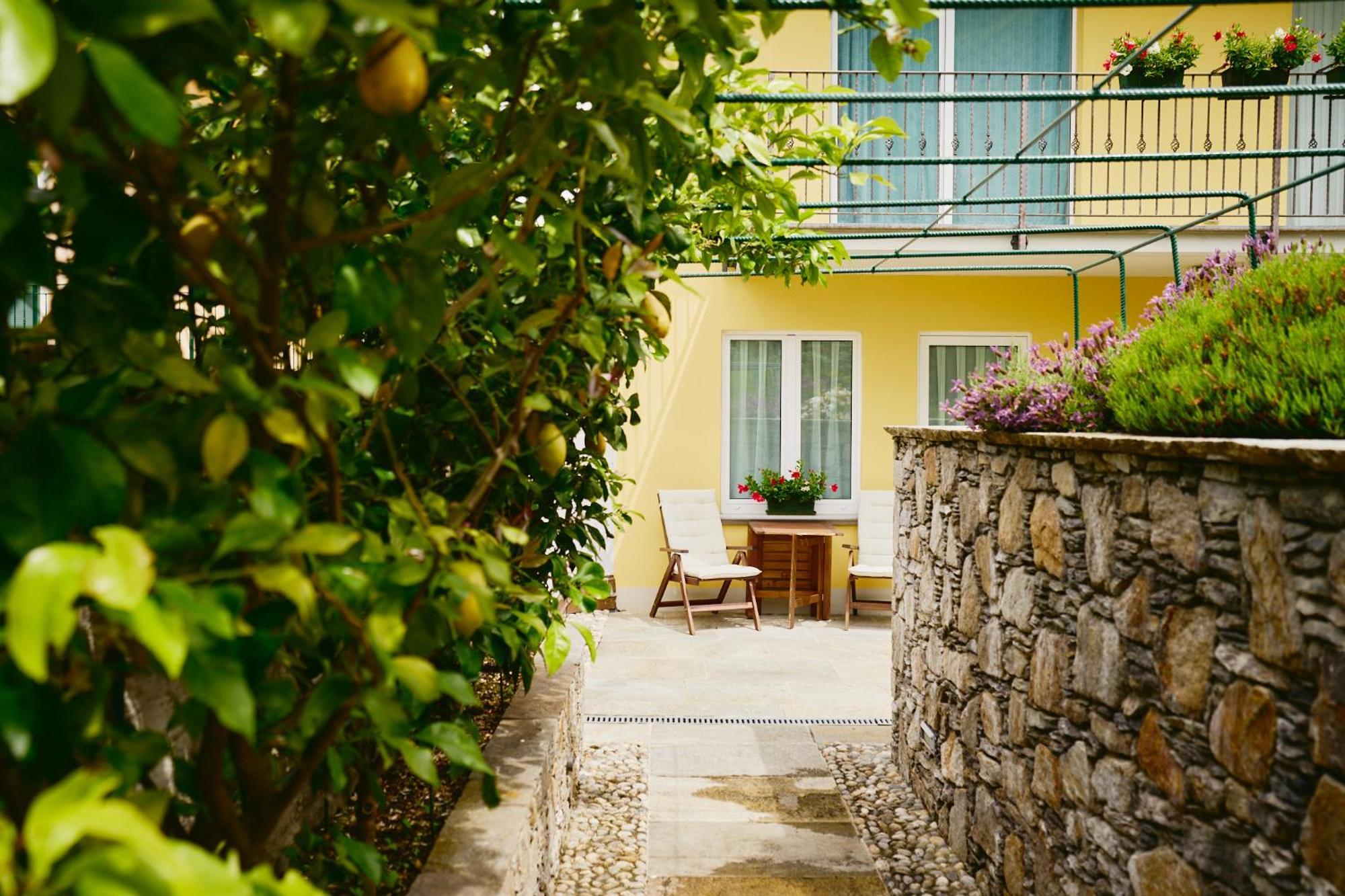 Residence Antico Torchio Dervio Buitenkant foto